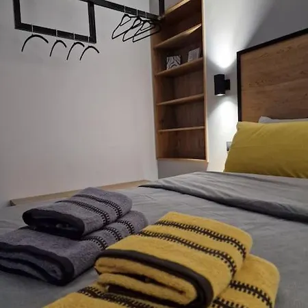 아파트 Vv Cosy Host 1 Private Parking 라리사